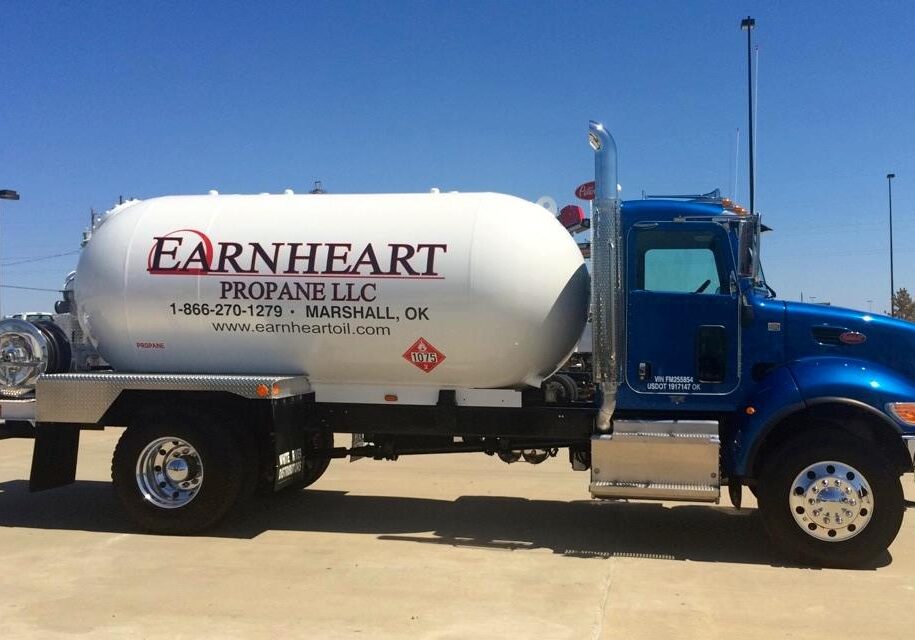earnheart_short_blue_truck